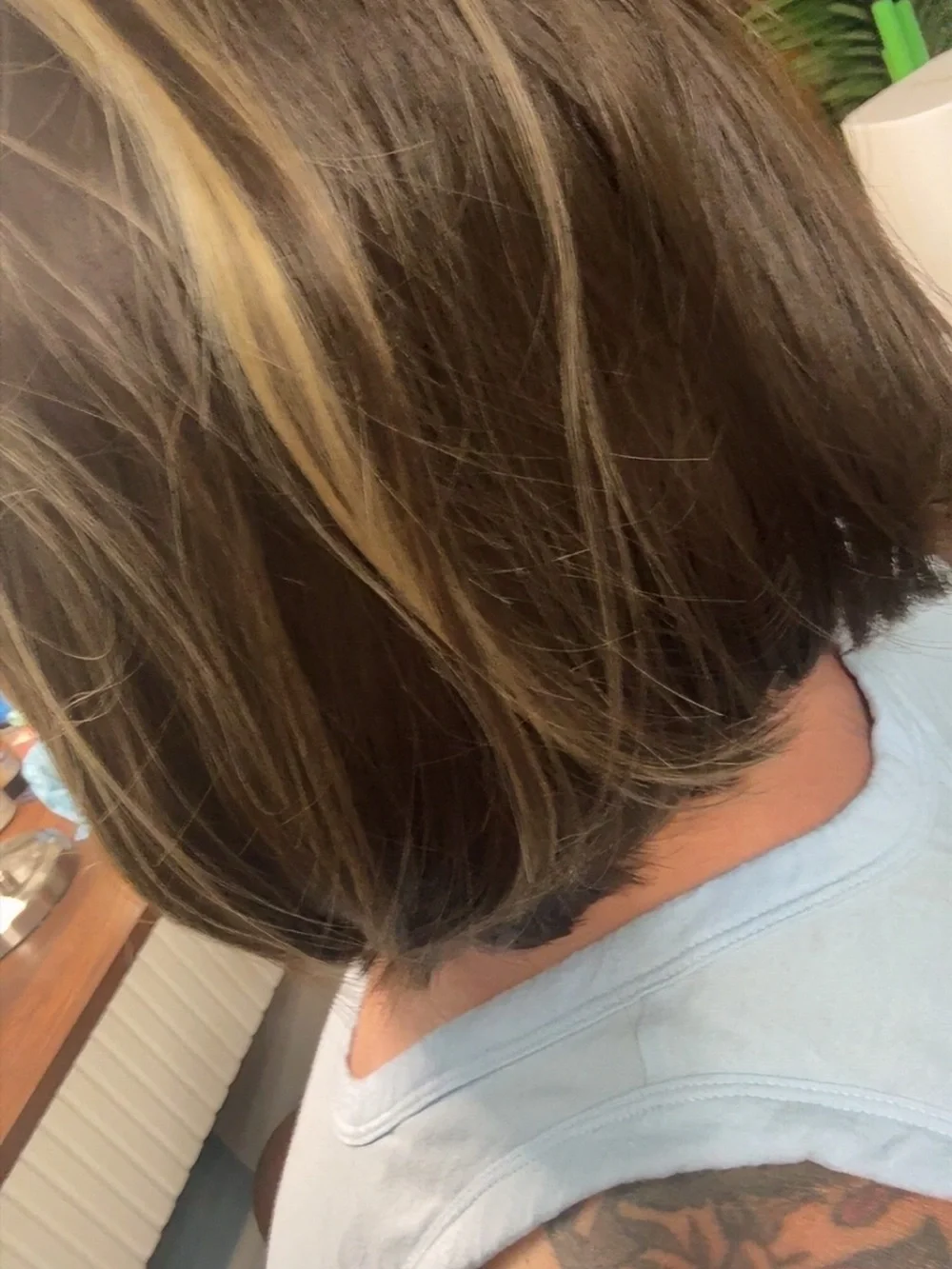 Women’s Short Straight Bob Wig in Brown with Subtle Highlights